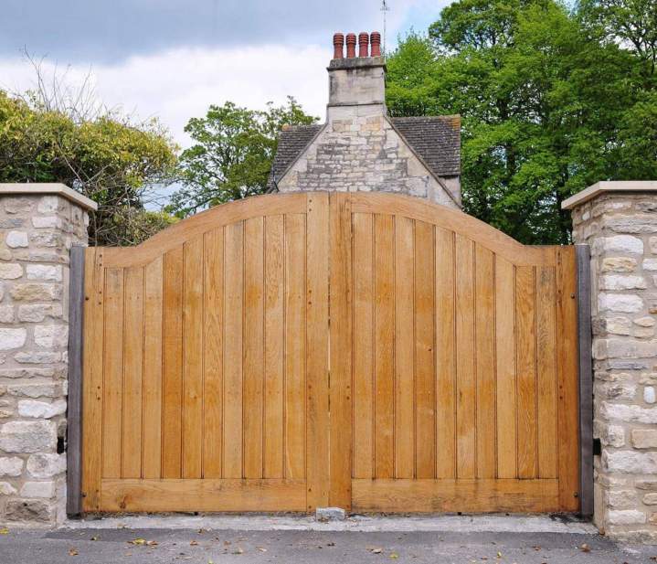 Automatisation et maintenance de portails battants ou coulissants.