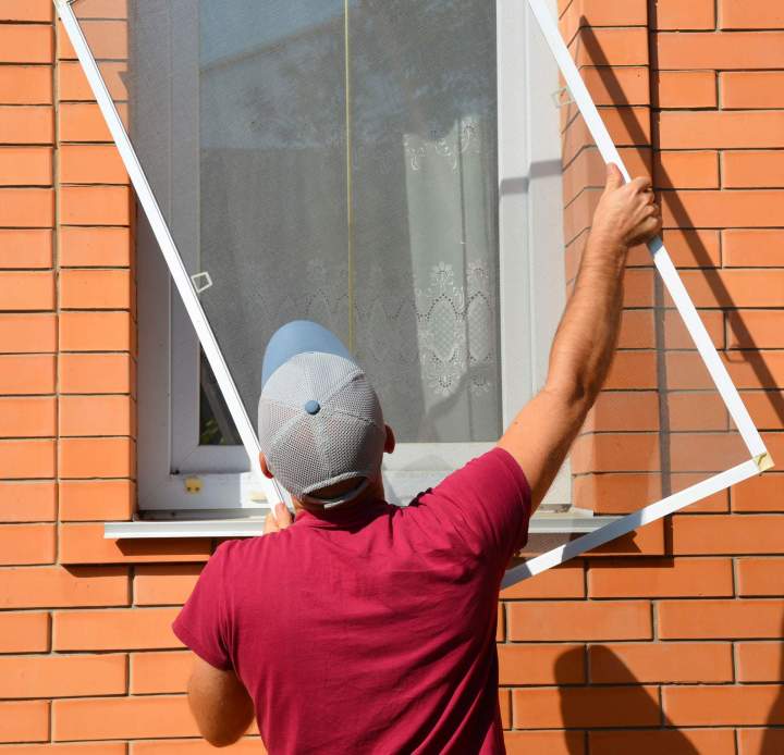Pose de moustiquaire sur mesure Mimet
